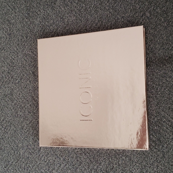 Iconic London Sunset To Sunrise Eyeshadow Palette - Picture 4 of 9